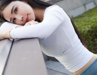 蜜桃社 – 真希的女仆写真，真的让我觉得她能把整个咖啡厅都搅个天翻地覆。