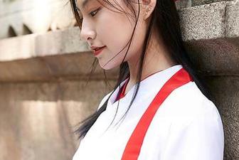 蜜桃社 – 美绪私拍合集：高跟鞋下的悸动与无奈