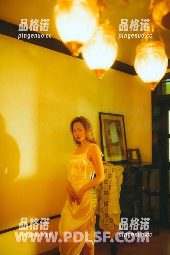 轰趴猫 - 这就是观看杨晨晨sugar的‘裤里丝’作品给我的感觉，仿佛裤子要唱起歌来了！