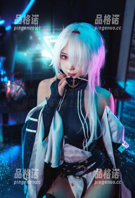 有趣！阿包也是兔娘的新出品，酒吞童子回归，竟在沙滩上白菜捡贝壳！